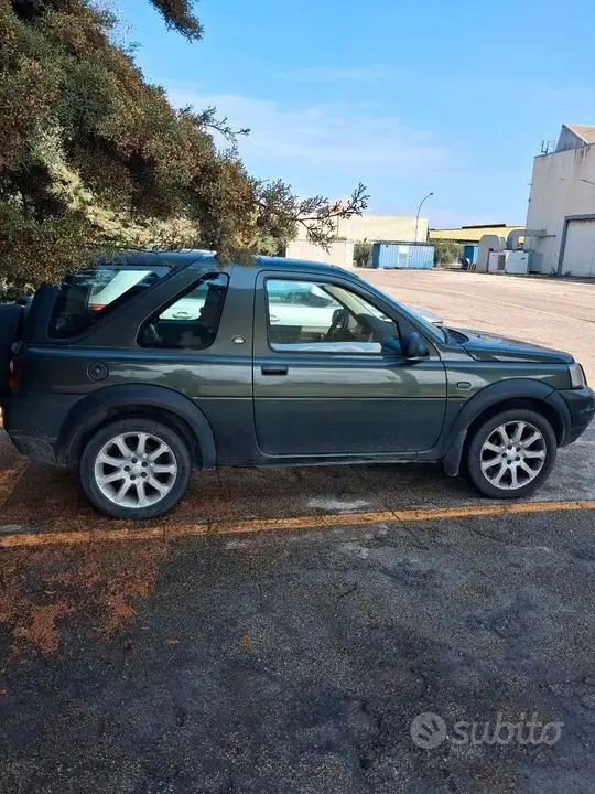 Land Rover Freelander 2005 photo 2