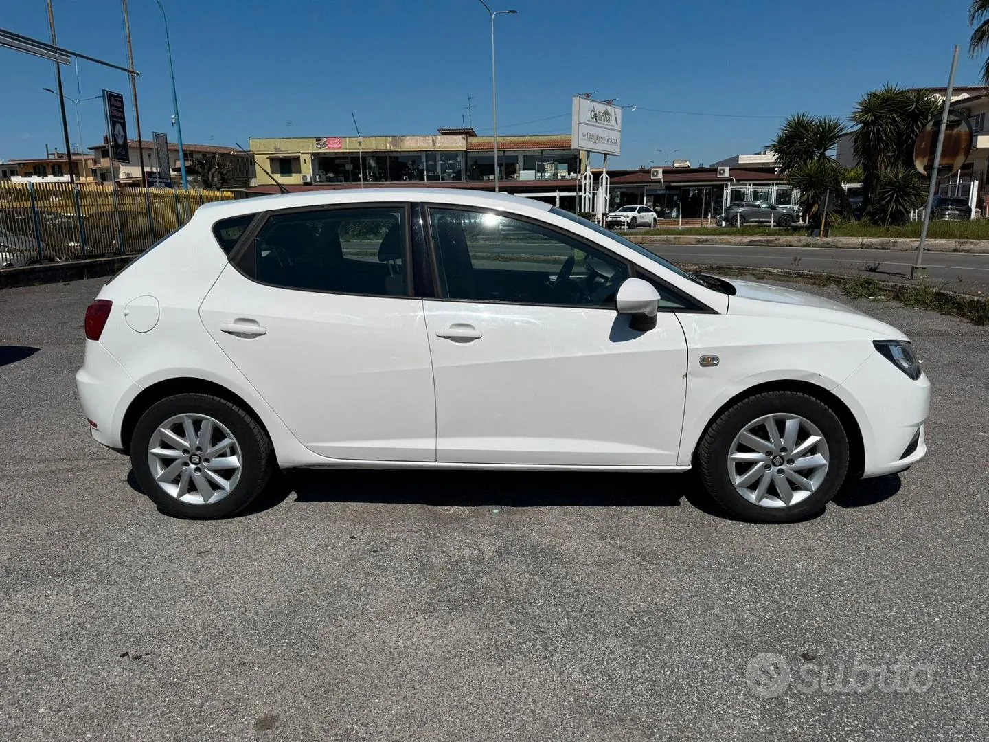 Seat Ibiza 2014 photo 4