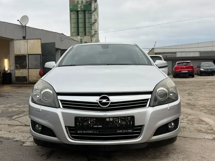 Opel Astra 2008 photo 2