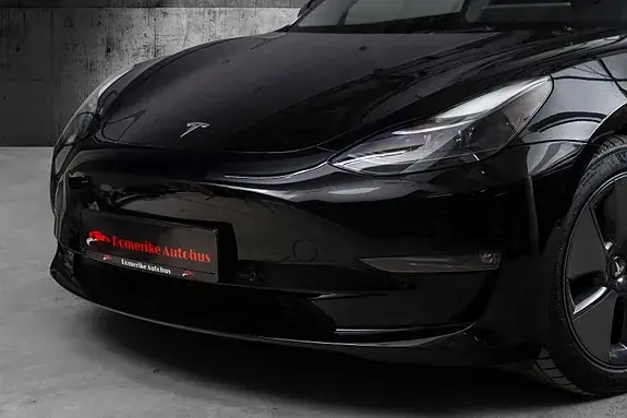 Tesla Model 3 2022 photo 2