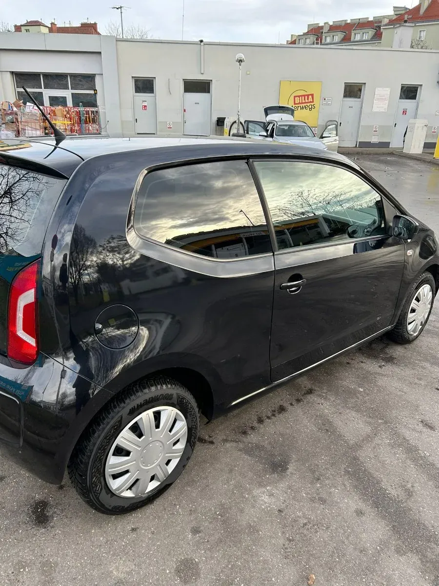 Volkswagen Up 2014 photo 2