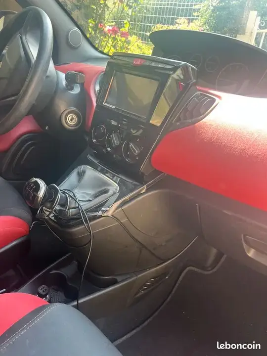Lancia Ypsilon 2013 photo 3