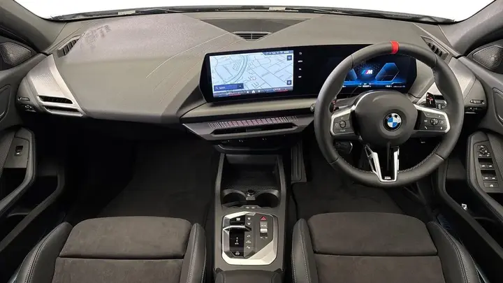 BMW 1 Series 2026 photo 4