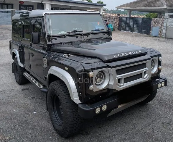 Land Rover Defender 110