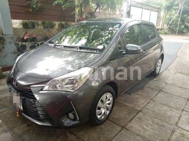 Toyota Vitz 2017 photo 4