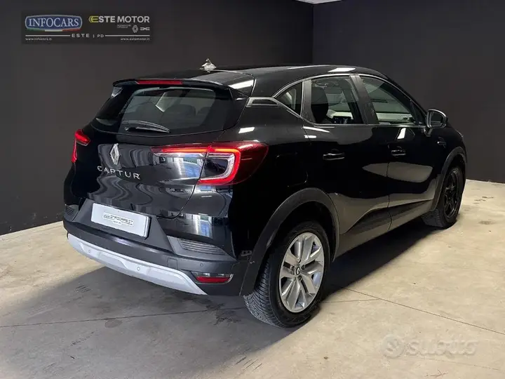 Renault Captur 2023 photo 4