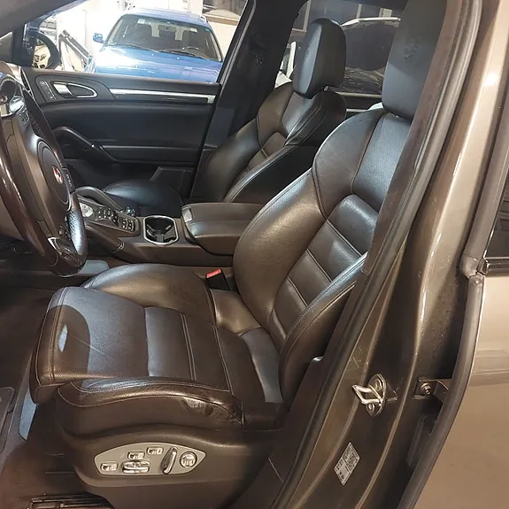 Porsche Cayenne Turbo 2011 photo 5