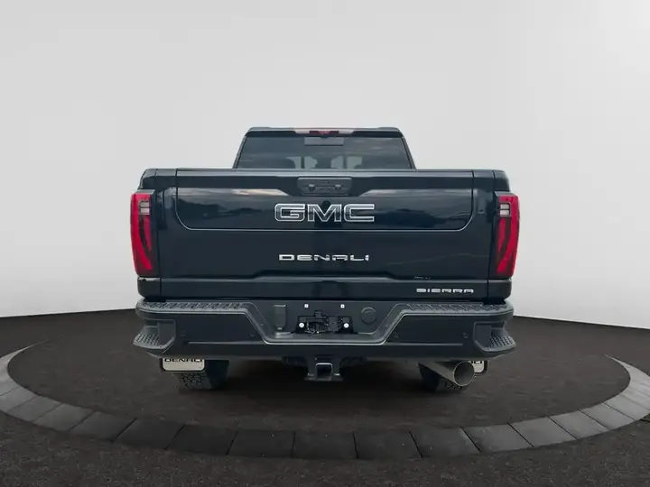 GMC Sierra 2500Hd 2026 photo 4