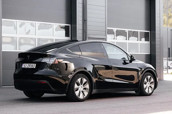 Tesla Model Y 2024 photo 5