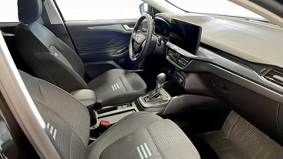 Ford Focus 2023 photo 3