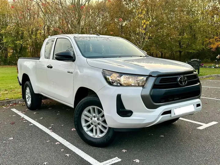Toyota Hilux 2021 photo 2