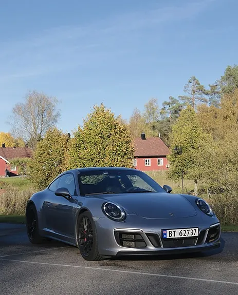 Porsche 911 Carrera 4 Gts