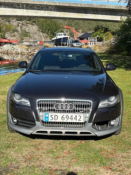 Audi A4 Allroad 2011 photo 2