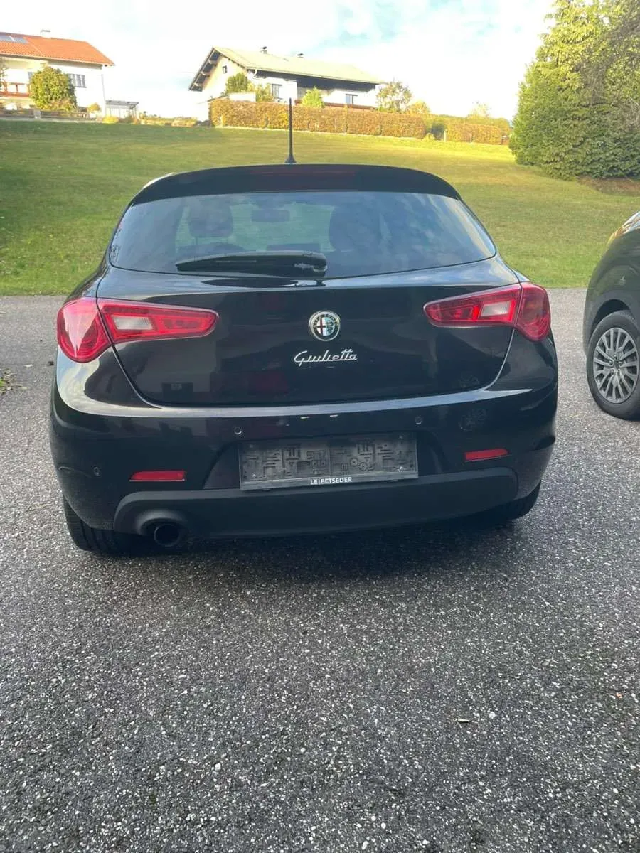 Alfa Romeo Giulietta 2016 photo 2