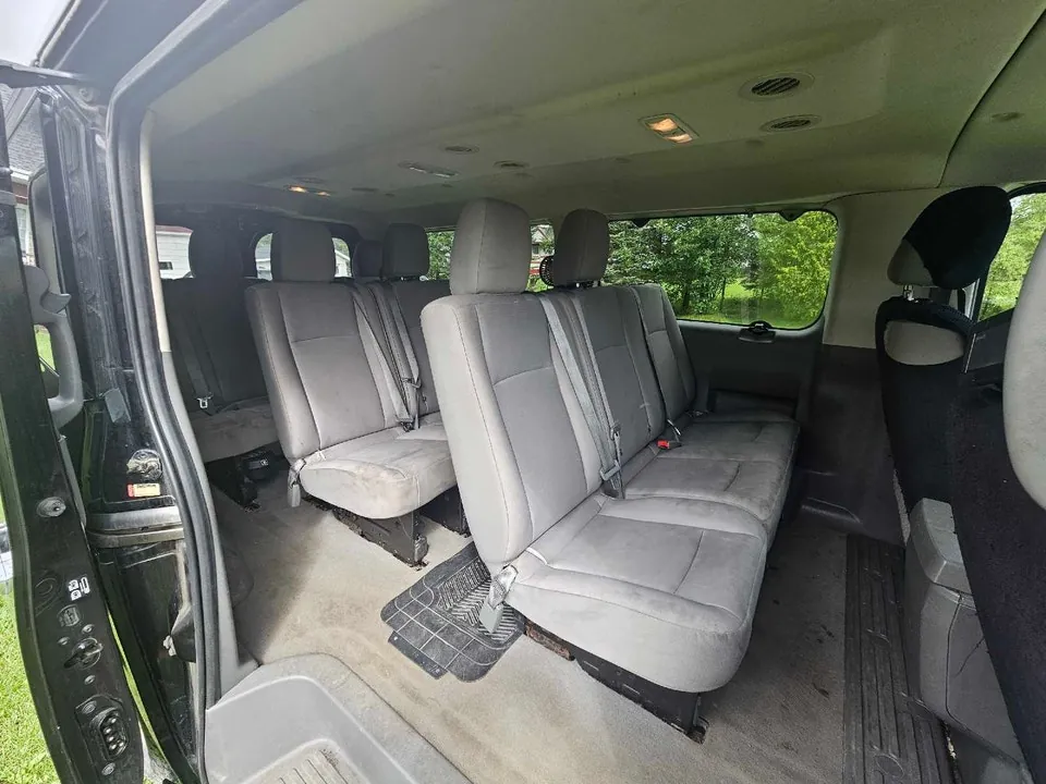 Nissan Nv 3500 2017 photo 3