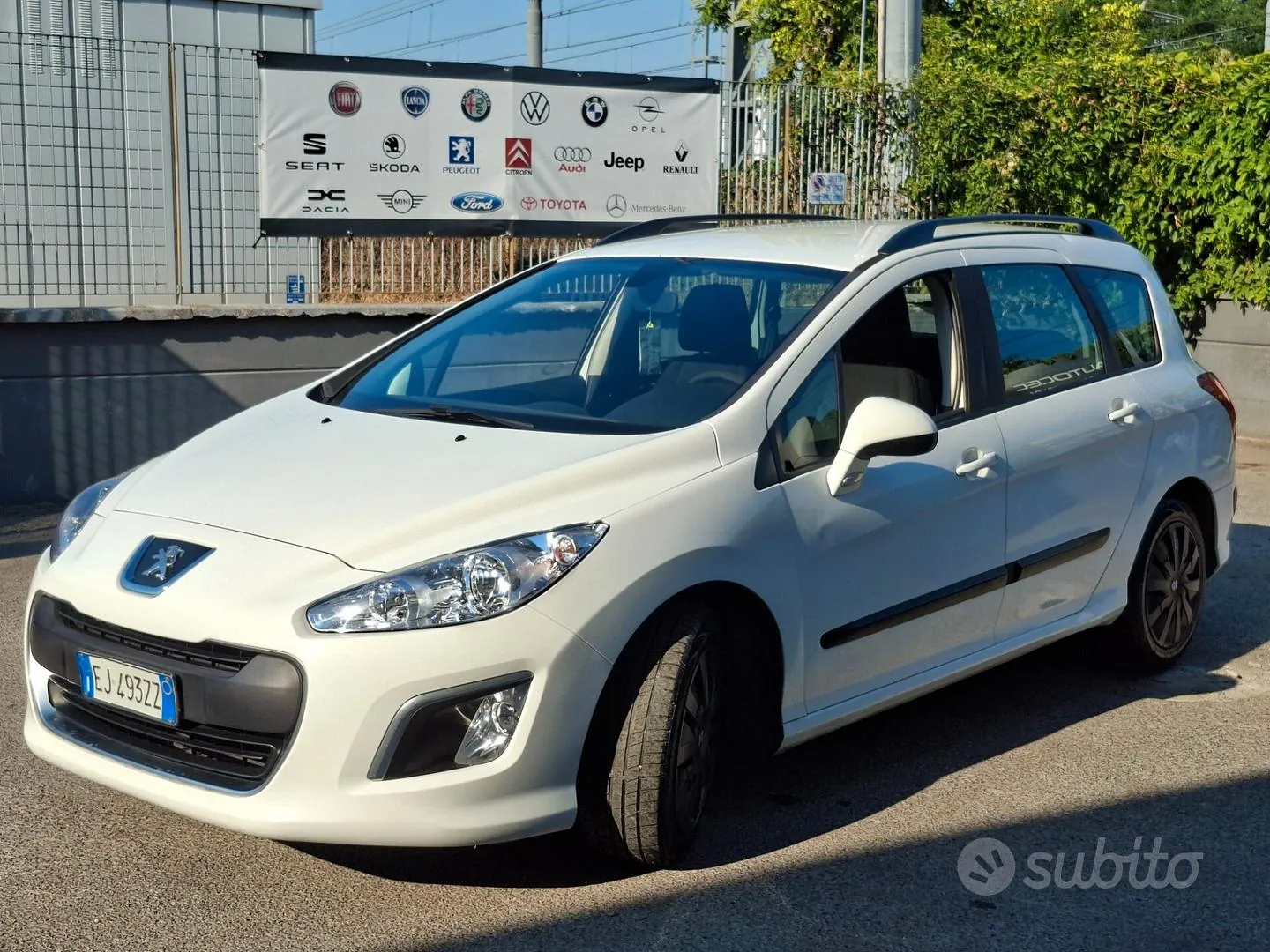 Peugeot 308 2011 photo 3