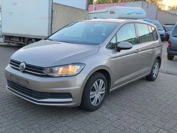 Volkswagen Touran 2017 photo 2