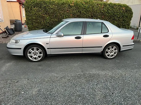 Saab 9-5 2005 photo 2
