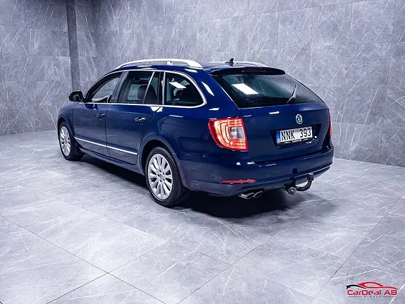 Skoda Superb 2013 photo 5