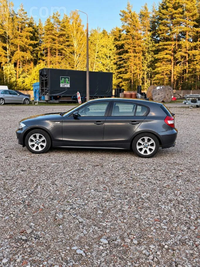 BMW 118 2005 photo 2