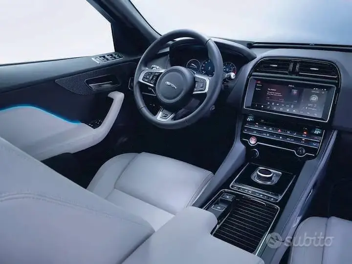 Jaguar F-Pace 2020 photo 2