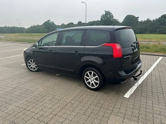 Peugeot 5008 2010 photo 2