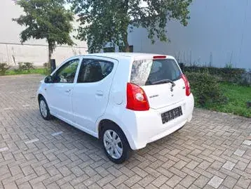 Suzuki Alto 2011 photo 4