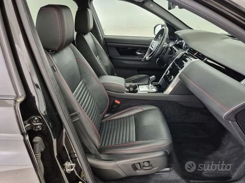 Land Rover Discovery Sport 2022 photo 3