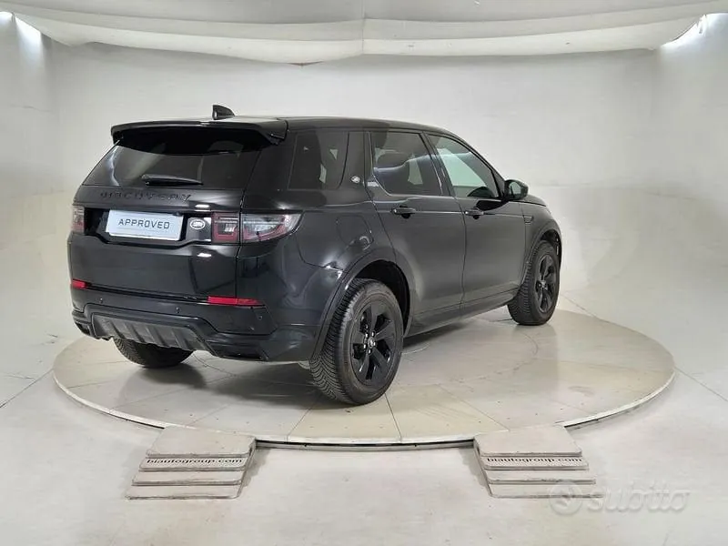 Land Rover Discovery Sport 2022 photo 2
