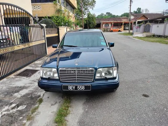 Mercedes-Benz W124