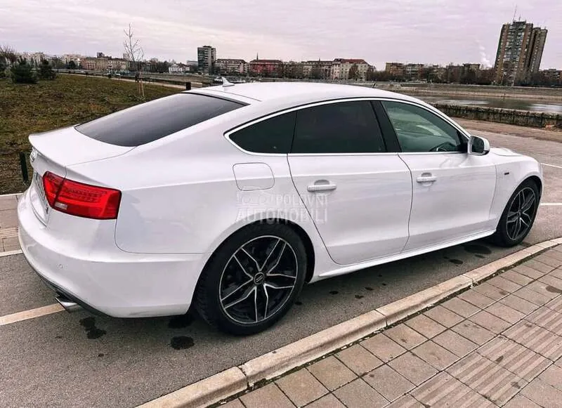 Audi A5 2011 photo 3
