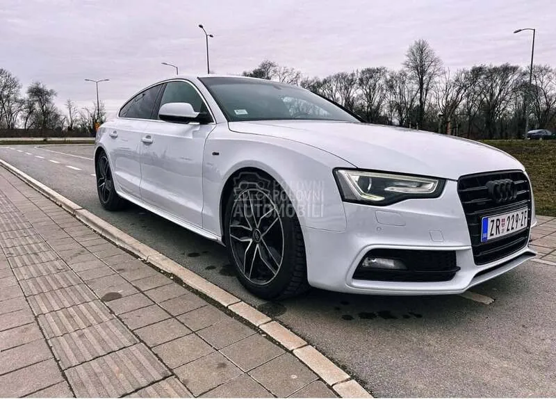 Audi A5 2011 photo 2