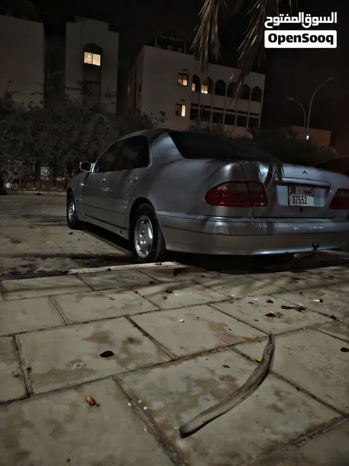 Mercedes-Benz E-Class 2002 photo 4