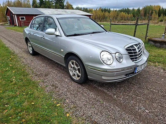 Kia Opirus