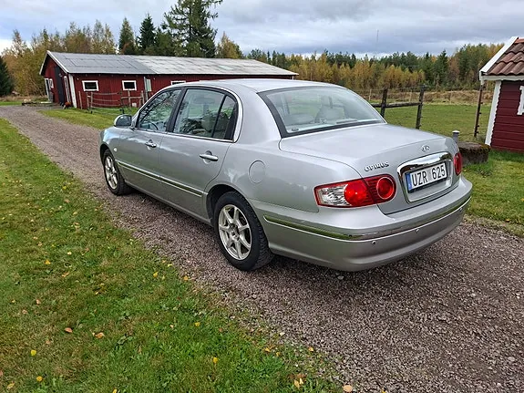 Kia Opirus 2004 photo 4