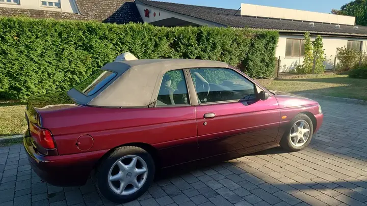 Ford Escort 1996 photo 2