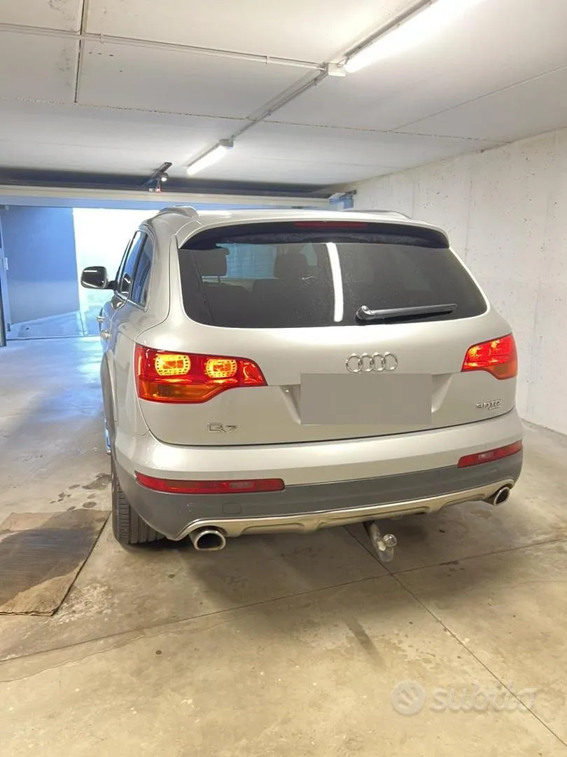 Audi Q7 2008 photo 2