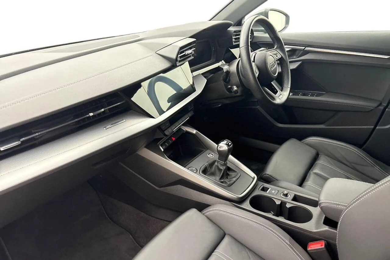 Audi A3 2023 photo 2