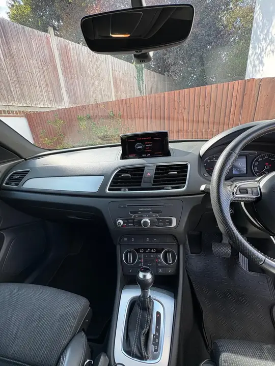 Audi Q3 2018 photo 3