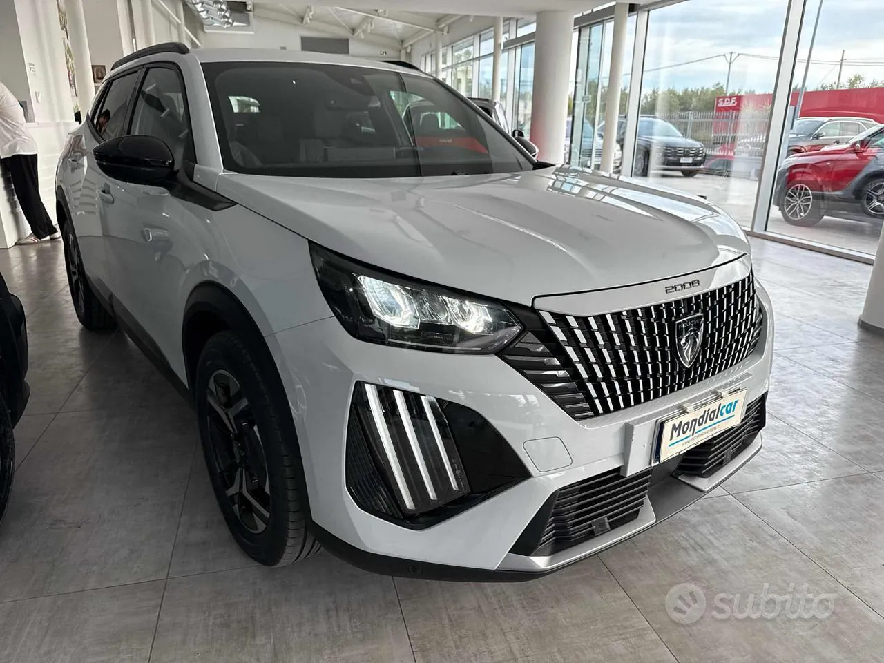 Peugeot 2008 2024 photo 3