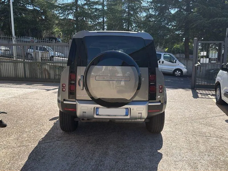 Land Rover Defender 2024 photo 4