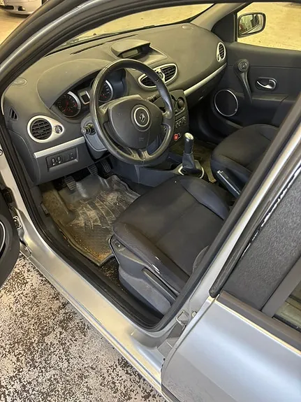 Renault Clio 2006 photo 5