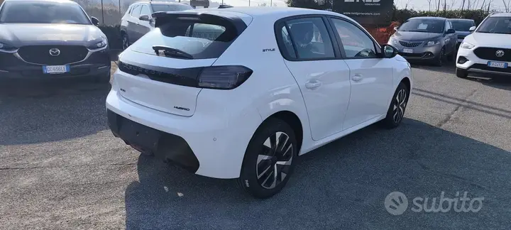 Peugeot 208 2025 photo 5