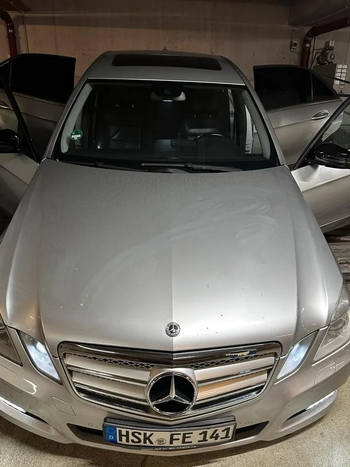 Mercedes-Benz E250