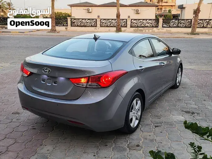 Hyundai Avante 2012 photo 2