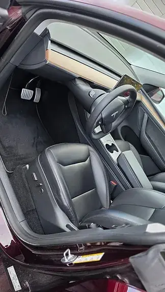 Tesla Model Y 2025 photo 5