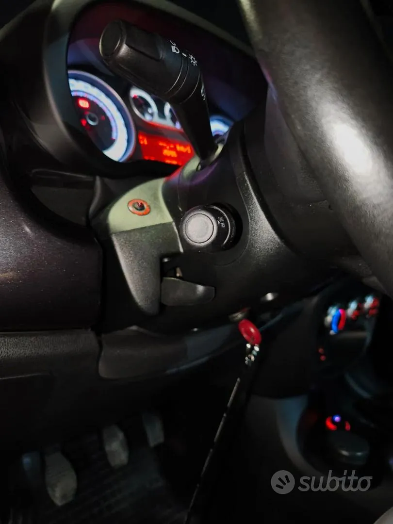 Fiat 500L 2013 photo 2
