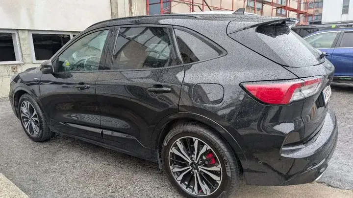 Ford Kuga 2021 photo 2