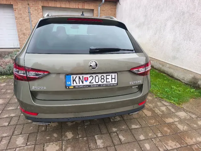 Skoda Superb Combi 2016 photo 2