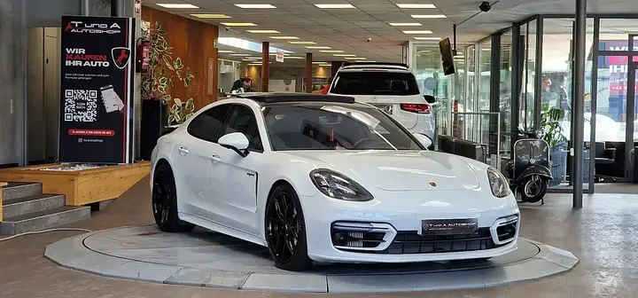 Porsche Panamera 2023 photo 3